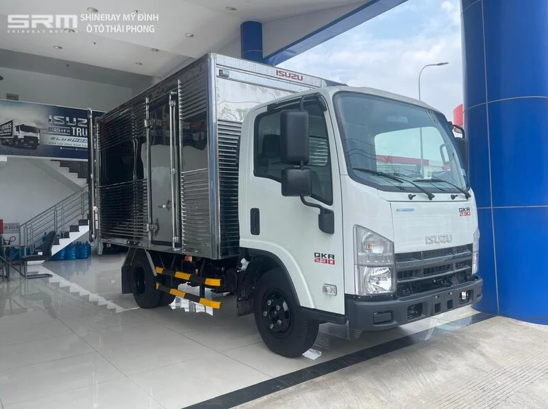 Xe tải Isuzu QLR77FE5