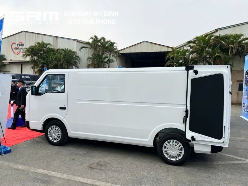 Xe van điện SRM E80 chính hãng | Mẫu xe van điện được mong chờ trong năm nay