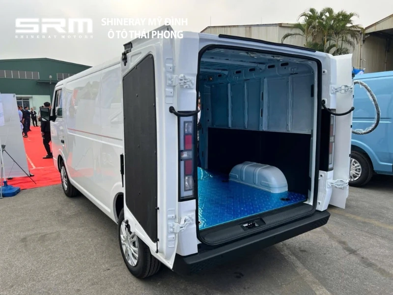 Xe van điện SRM E80 chính hãng | Mẫu xe van điện được mong chờ trong năm nay